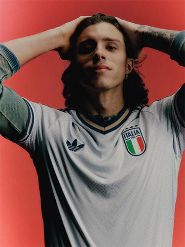 イタリア代表 アウェイギャラリーイメージ