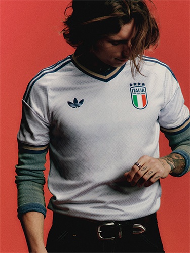 イタリア代表 アウェイギャラリーイメージ