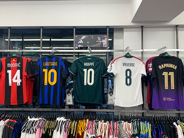 サッカーショップKAMO 新宿店 ＜東京都＞