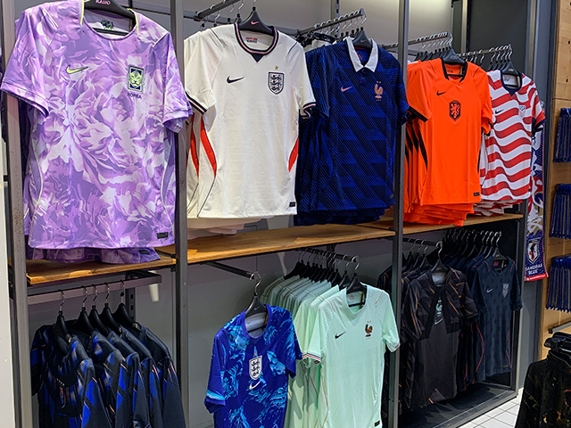 サッカーショップKAMO 梅田店 ＜大阪府＞