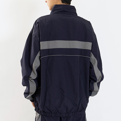 AWAY DAYS ナイロンウーブンジャケット