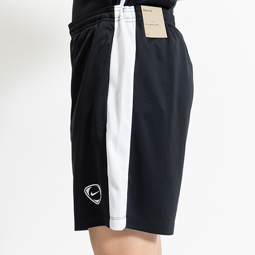 アカデミー+ ショートパンツ