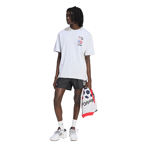GRAPHIC TEE
