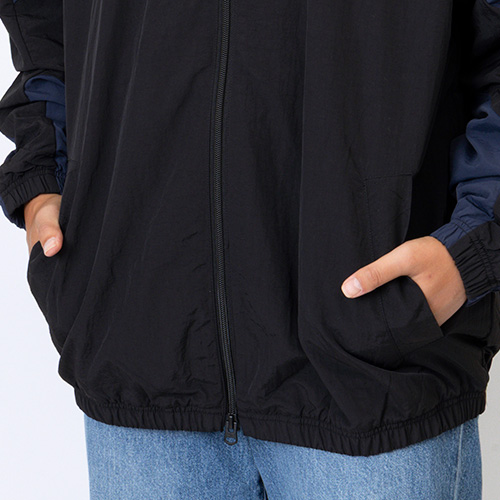 AWAY DAYS ナイロンウーブンジャケット