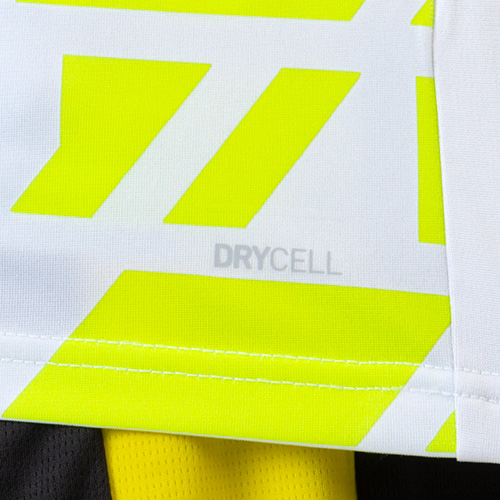 25-26 ドルトムント プレマッチ1/4ジップトップ