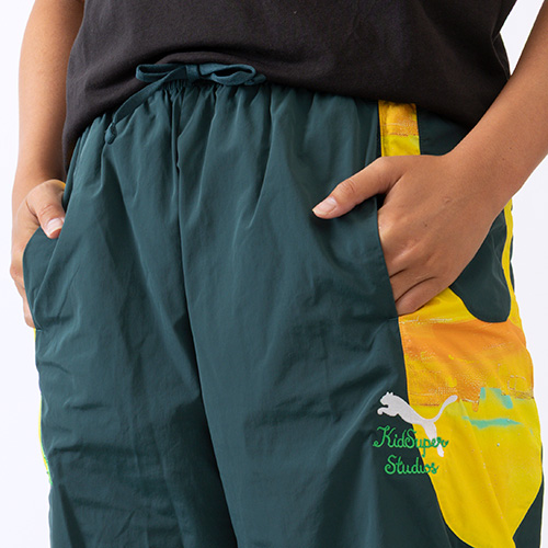 KIDSUPER X マメロディ・サンダウンズFC トラベルパンツ