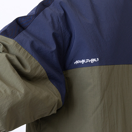 AWAY DAYS ナイロンウーブンハーフコート