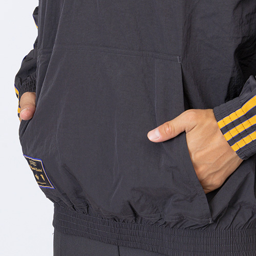 マンチェスター・ユナイテッド TERRACE ICON ハーフジップジャケット