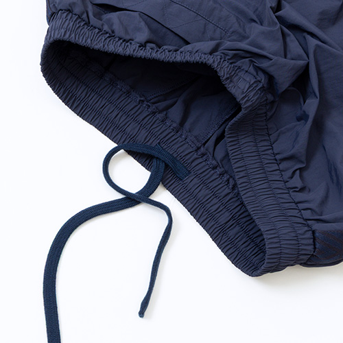 AWAY DAYS ナイロンウーブンショートパンツ