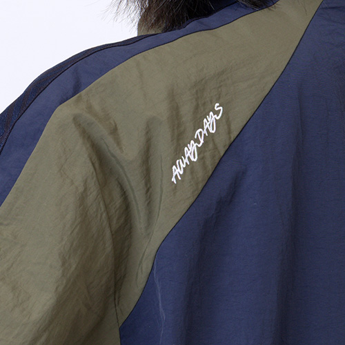 AWAY DAYS ナイロンウーブンジャケット