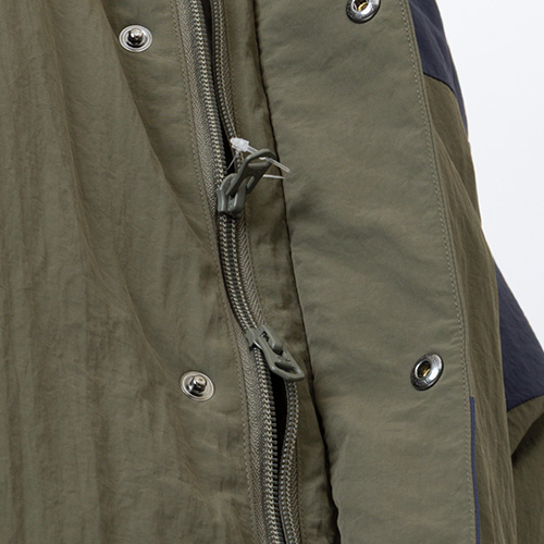 AWAY DAYS ナイロンウーブンハーフコート