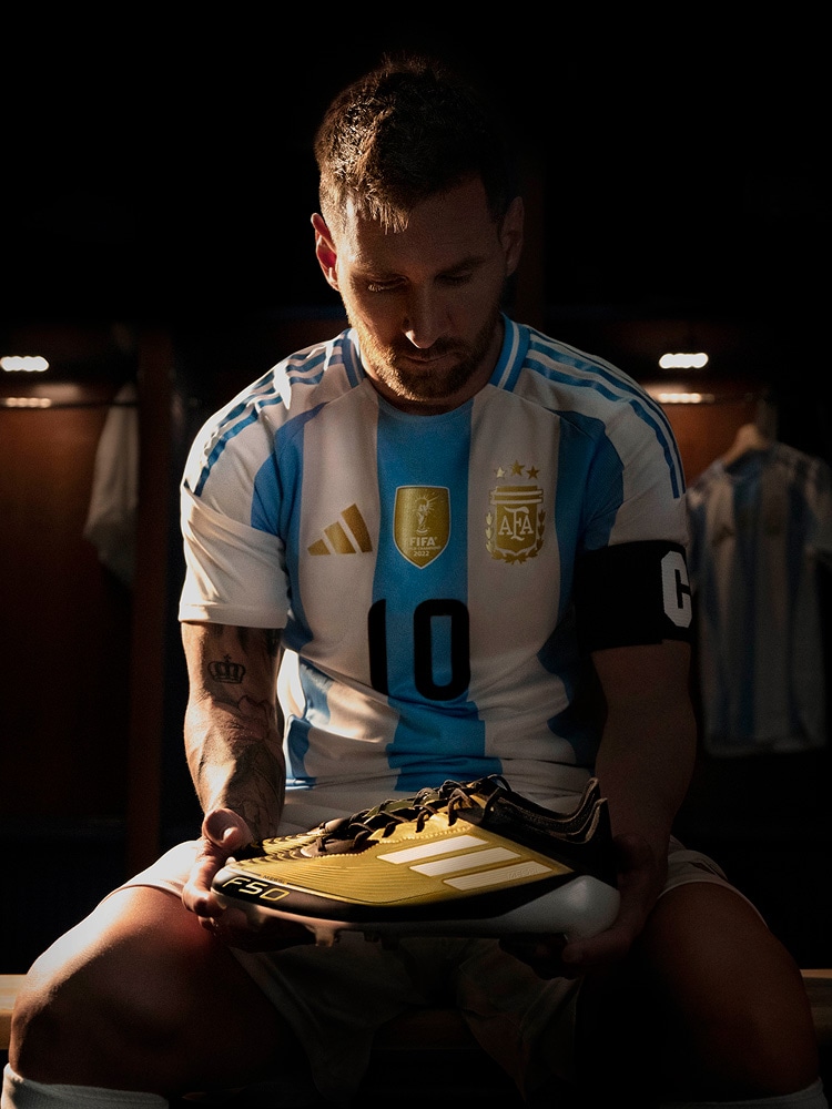 アディダス「F50 Messi Triunfo Dorado」