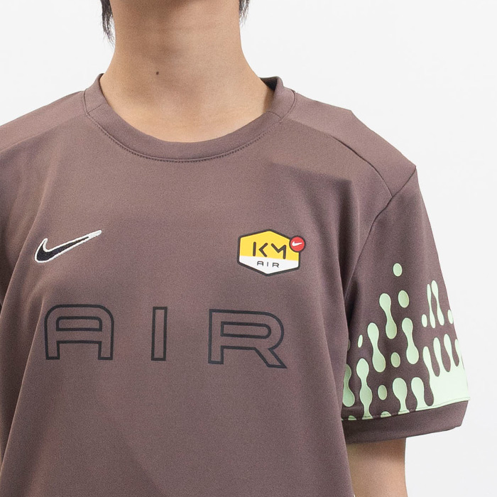 「オフピッチ ジャケット」主力商品